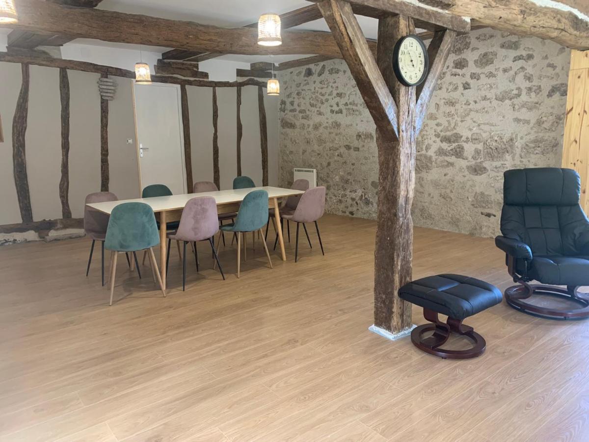 Maison Papillon Gite De Ressourcement Lusignan-Petit Exterior foto